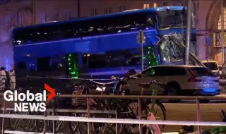 Автобус уби трима на спирка в Стокхолм ВИДЕО