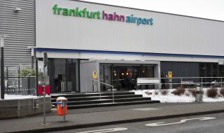 Телата на мъж и жена са открити на летището във Франкфурт