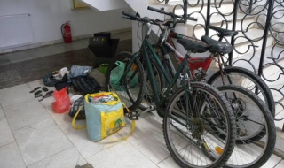 Хванаха петима за домови кражби