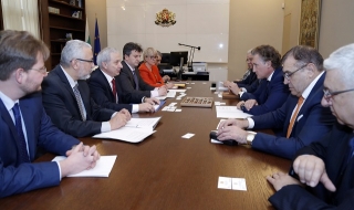 Премиерът се срещна с представители на КРИБ