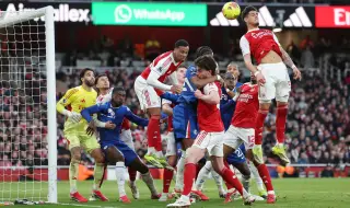Арсенал надделя над Челси в драматично лондонско дерби и затвърди лидерската си позиция във Висшата лига