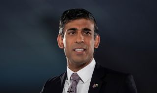 Риши Сунак кацна в Тел Авив