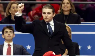 Синът на Доналд Тръмп затвори цял етаж от Тръмп Тауър за романтична среща