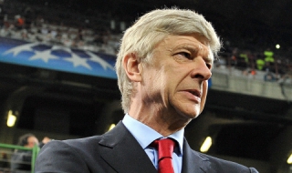 Спрягат Арсен Венгер за заместник на Моу