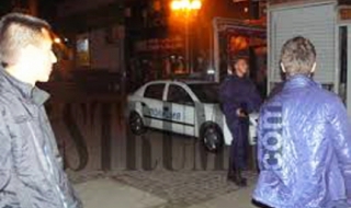 Ученик прободе с нож в гърба мъж пред дискотека в Благоевград