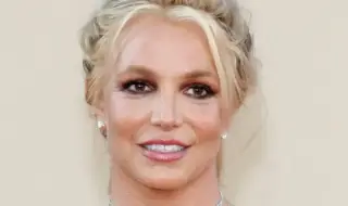 Бритни Спиърс се контузи тежко след падане по стълби (ВИДЕО)