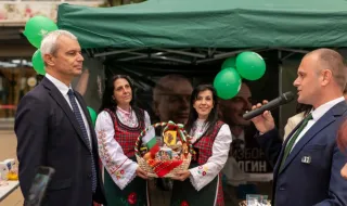 Костадинов от Асеновград: Мирът е с “Възраждане”, войната е с всички останали