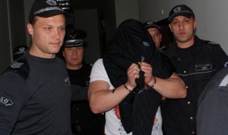 Двамата, пребили млад мъж в Хасково, остават в ареста