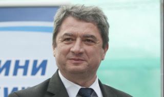 Емануил Йорданов за съкращенията в МВР: Пролет е, калинките летят