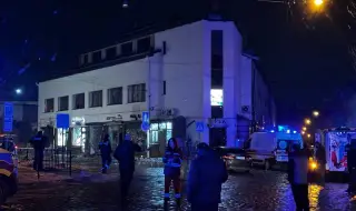 Убит полицай и 15 ранени при две експлозии в магазин в Лвов