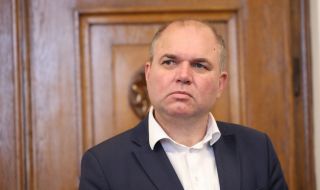 Владислав Панев за дерогацията: Преминаването към неруски петрол на рафинерията става прекалено плавно 