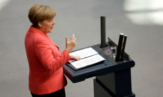 Решението на бежанската криза е далеч