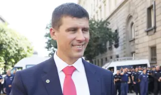 Защо управляващите удариха "Величие"