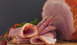 Шунка за над 9 000 долара изяде служителка на супермаркет