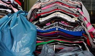 В Бургас пускат система за рециклиране на стари дрехи и обувки