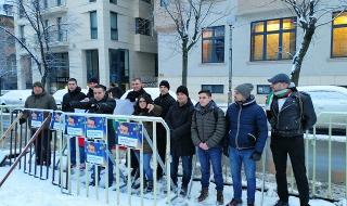 Младежите на ВМРО проведоха протестна акция пред френското посолство