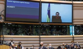 Зеленски призова Донбас да се опълчи на Русия