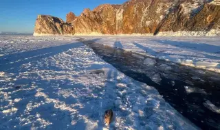 УАЗ с китайски туристи пропадна през леда в езерото Байкал, загинаха 8 човека