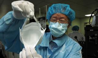 Аптекари в Китай се възползват от вируса