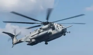 Всички са добре! Американски морски дрон спаси екипажа на военен хеликоптер, паднал край бреговете на Оман