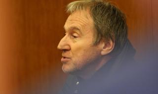 Бивш шеф на хазарта остава в ареста