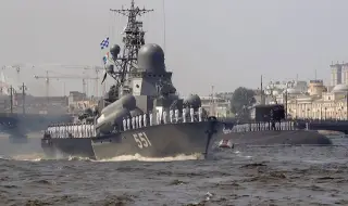 Uncertain future after Assad! Russian military pulls ships out to sea from military base in Syria 