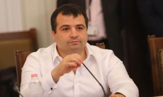 Бургаски депутат от ПП-ДБ обясни защо не е гласувал за кабинета „Денков-Габриел“