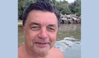 Искрен Пецов показа как се радва на нудистки плаж (ВИДЕО)