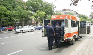 Съсед простреля жена в корема