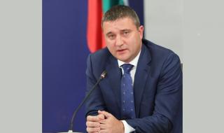 Горанов: Държавната петролна компания ще отвори данъчните складове за всички търговци