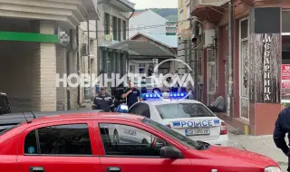 30 хиляди лева се самозапалиха и изгоряха в банков клон в Горна Оряховица