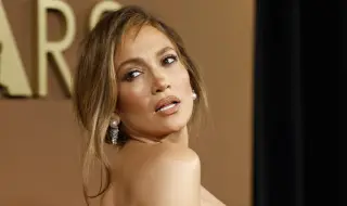 Дженифър Лопес направи първата си изненадваща поява на Coachella (ВИДЕО)