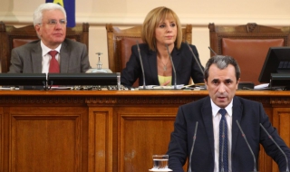 Орешарски: ГЕРБ да ми подскажат откъде да намеря 500 милиона