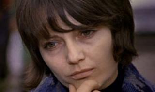 Гробът на Невена Коканова - изоставен и обрасъл 20 години след смъртта ѝ (СНИМКА)