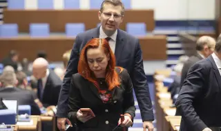 Остър сблъсък в парламента между "Възраждане" и АПС за Изборния кодекс