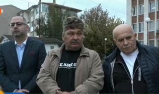 Симпатизанти на ГЕРБ получили призовки след предизборно събрание