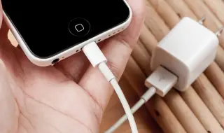 Мерки! И Гърция се готви за забрана на социалните мрежи за деца