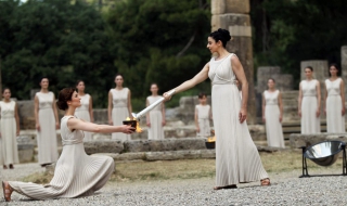 Запалиха олимпийския огън в древна Олимпия