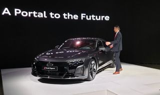 Audi представи в България най-мощната си кола... с цена от 360 000 лева!