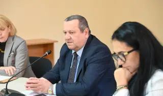 Министър Адемов: Трябва да вземем мерки хората с увреждания да гласуват свободно