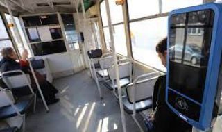 Столичани плащат безконтактно билети в градския транспорт