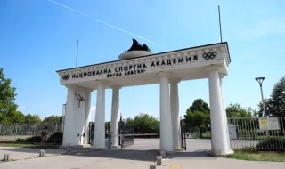 Едва 22 университета присъствено и 1 онлайн "учредиха" алтернативния Съвет на ректорите