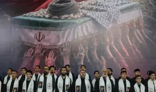 Часове преди погребението на Али Хаменей американски удари прекъснаха железопътната връзка между Машхад и Техеран, съобщи Иран