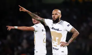 Дани Алвеш си купува клуб в Португалия, за да играе