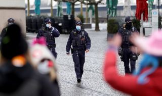 Здравните власти в Германия на крак заради заразен българин