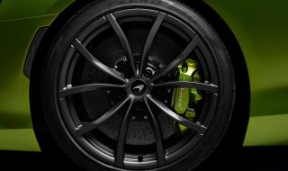 „Умни“ гуми за първи път в сериен автомобил