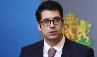 Пеканов благодари на Олаф Шолц 