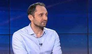 Йордан Димитров: Българите до късна възраст живеят заедно с родителите си, това ги прави пасивни