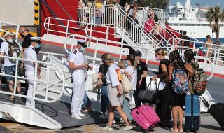Задължително с маска при пътуване с ферибот в Гърция