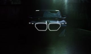 Най-мощното BMW получи огромни светещи „бъбреци“